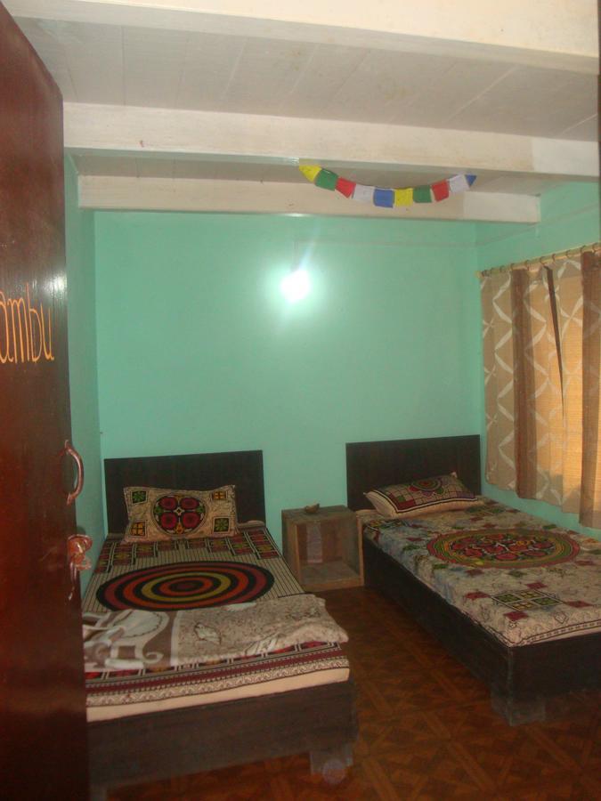 Hostel The Nepali Hive Kathmandu Exterior foto