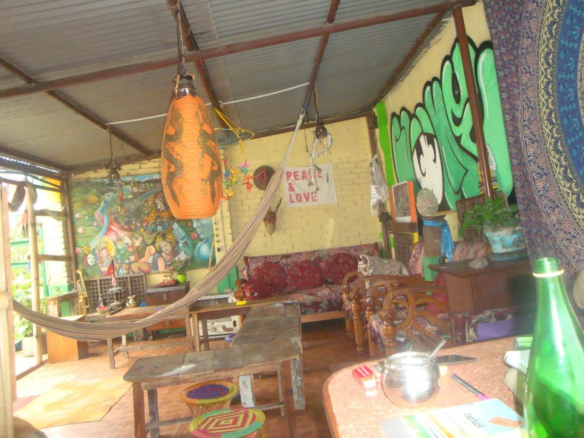 Hostel The Nepali Hive Kathmandu Exterior foto
