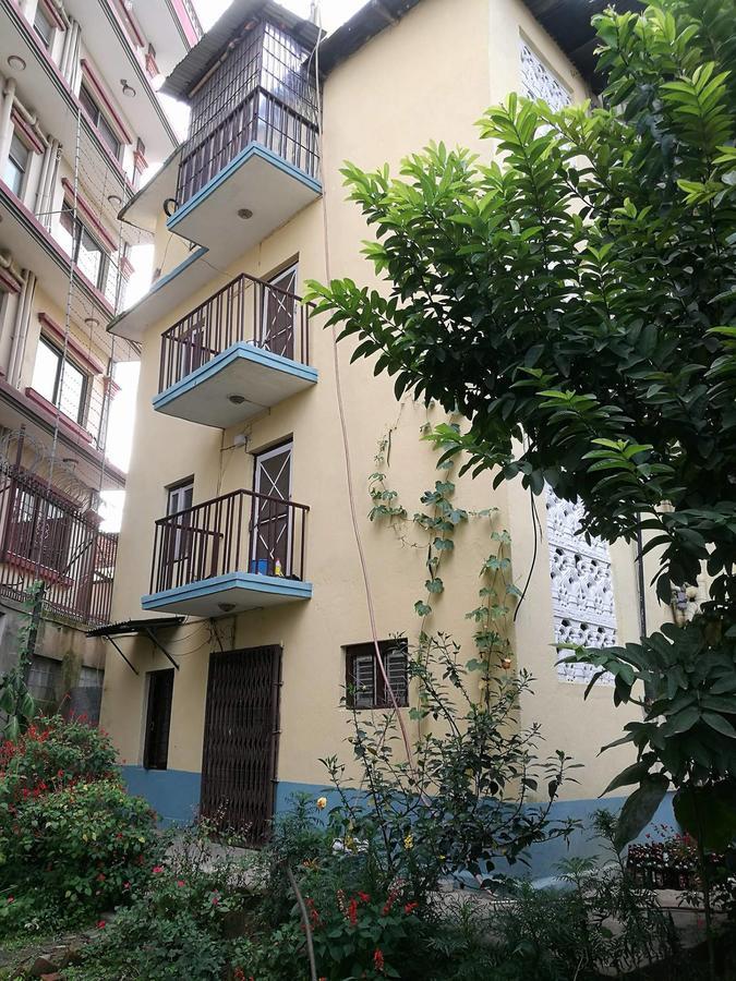 Hostel The Nepali Hive Kathmandu Exterior foto