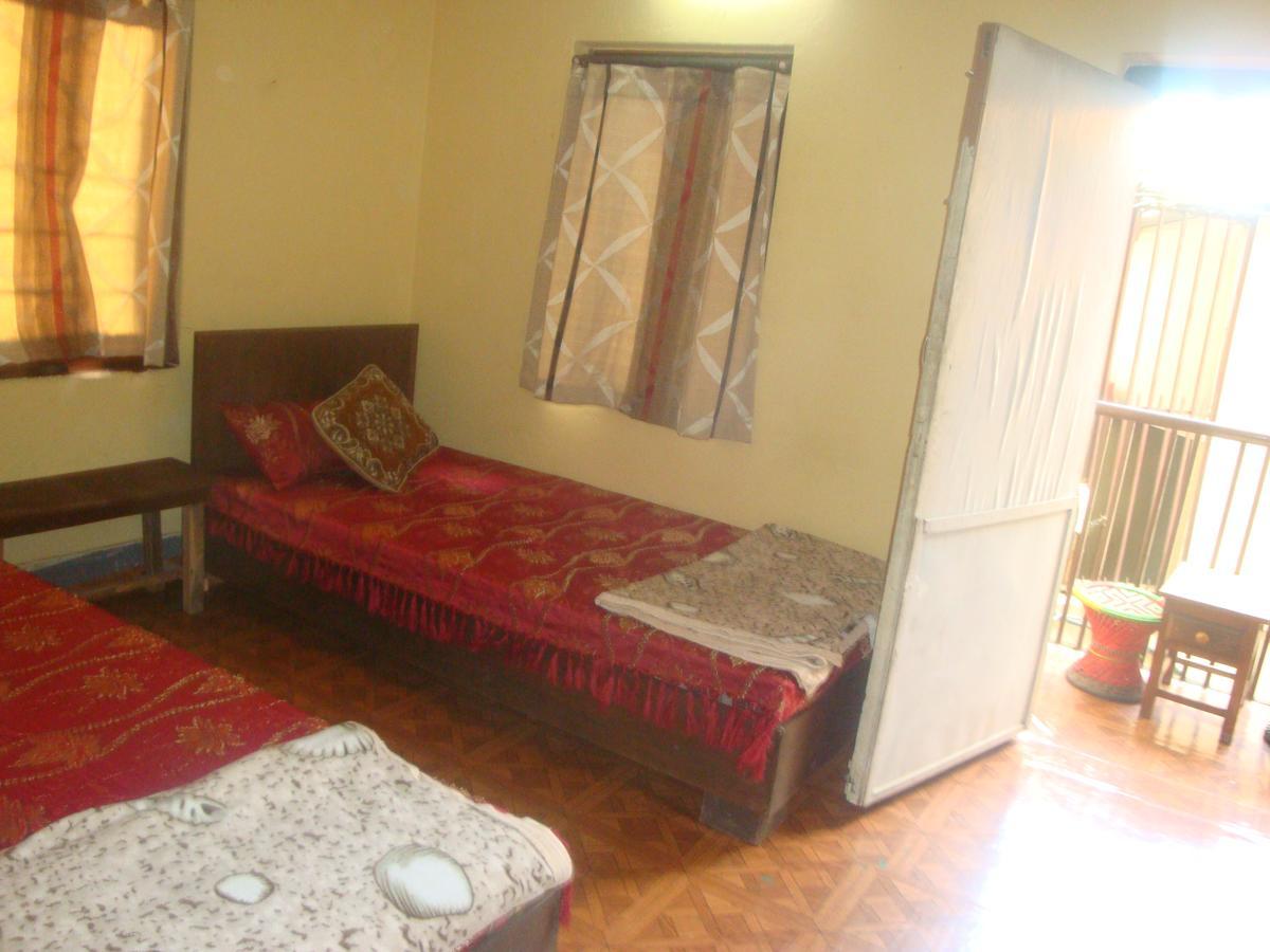 Hostel The Nepali Hive Kathmandu Exterior foto