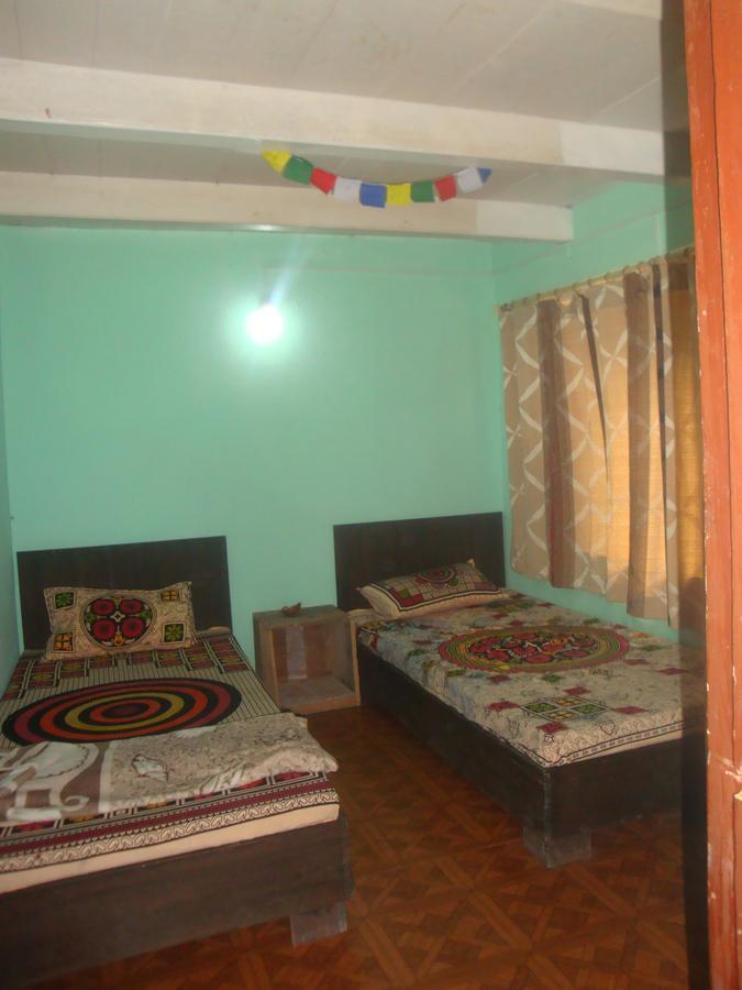 Hostel The Nepali Hive Kathmandu Exterior foto