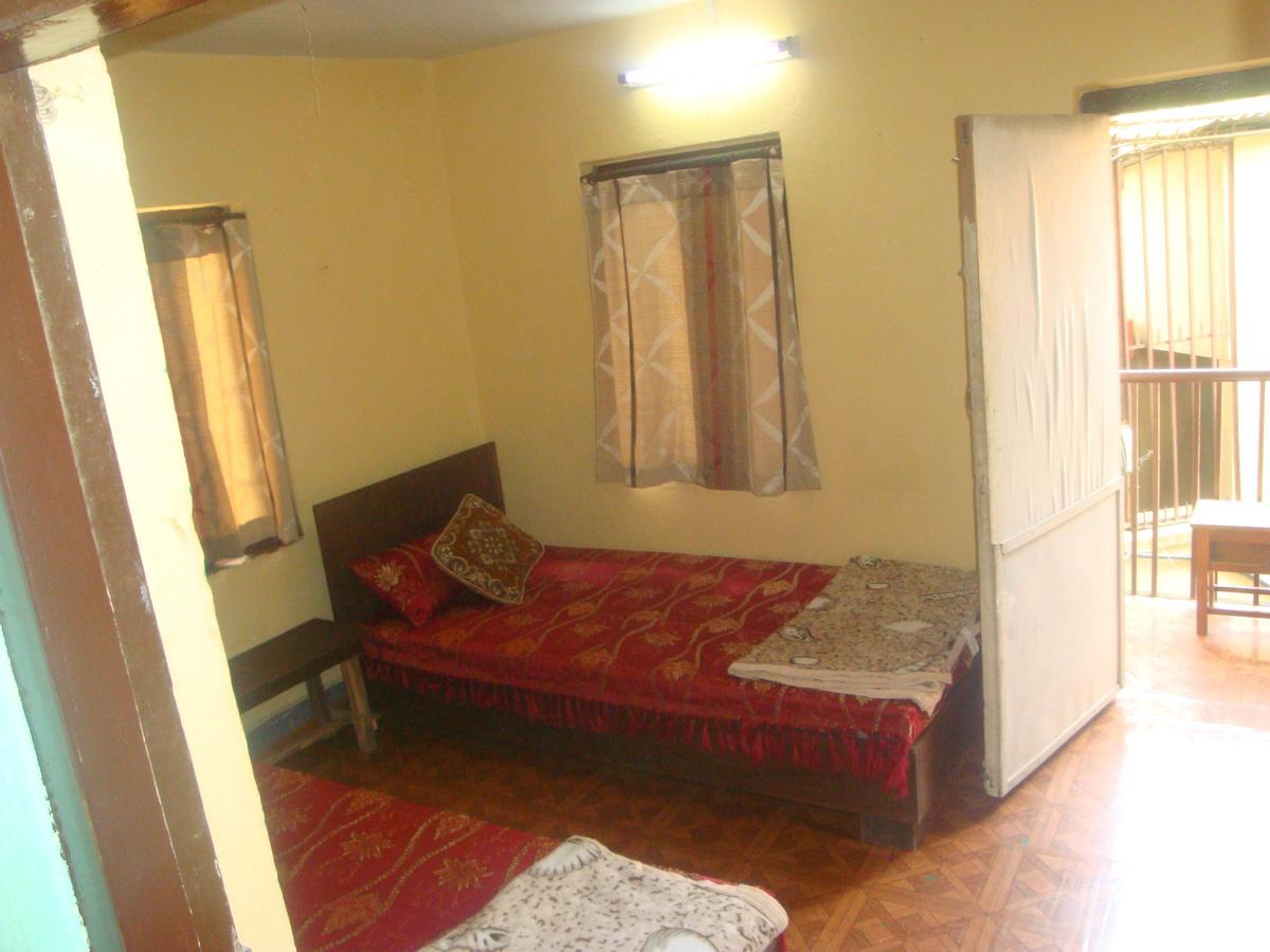 Hostel The Nepali Hive Kathmandu Exterior foto