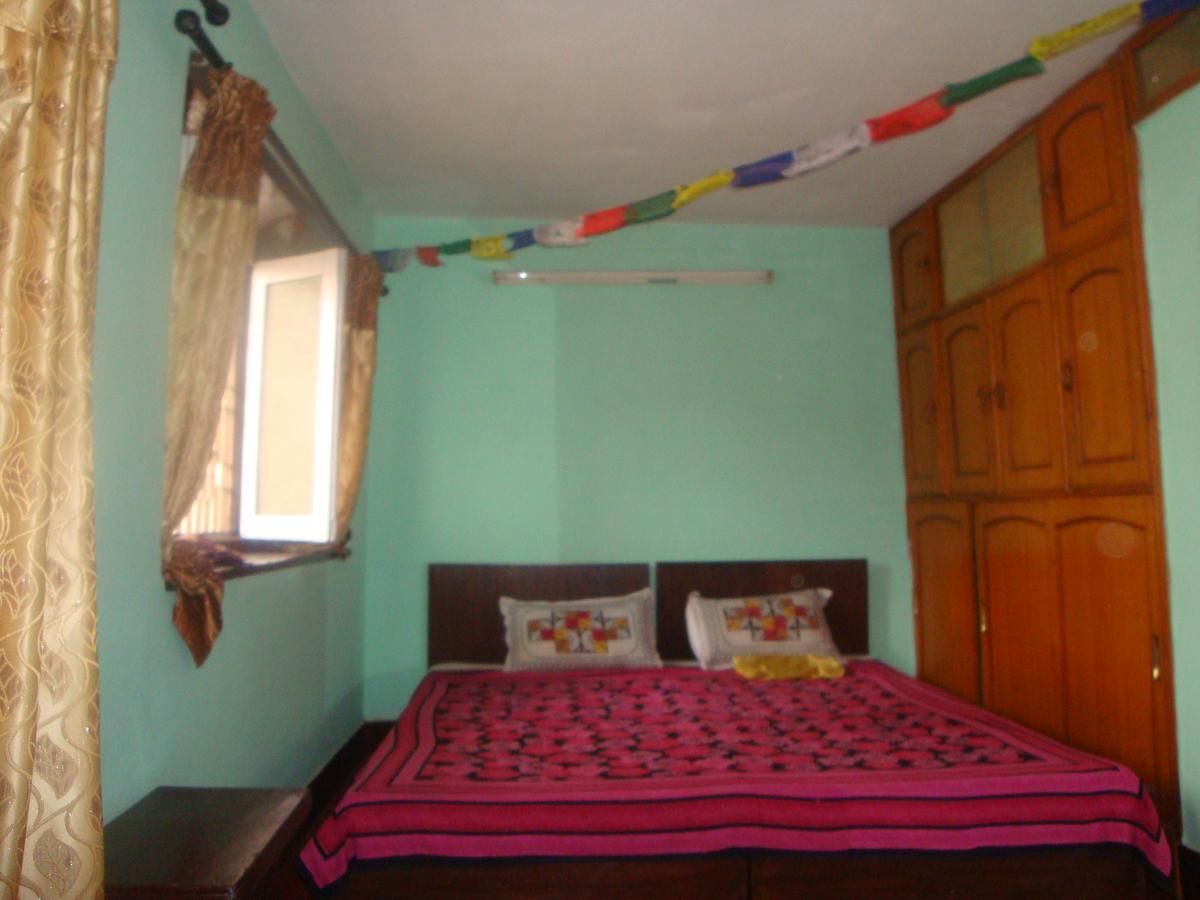 Hostel The Nepali Hive Kathmandu Exterior foto